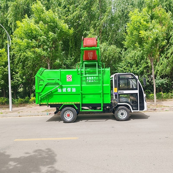 電動側(cè)掛桶垃圾清運車